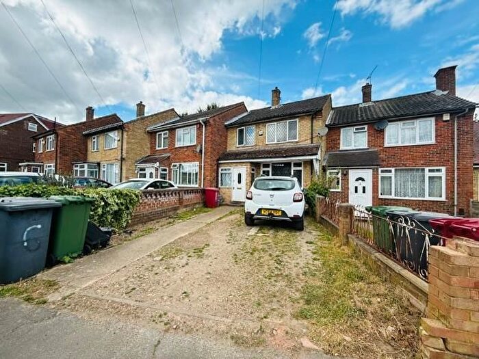 3 Bedroom Property For Sale In Aldridge Road, Slough, Buckinghamshire, SL2