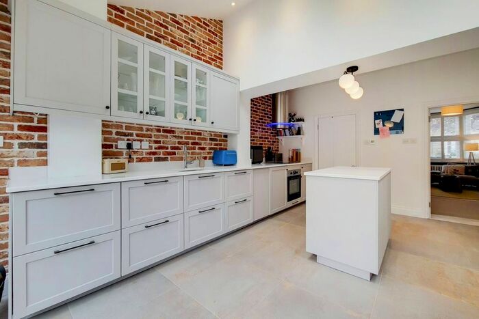 3 Bedroom Terraced House To Rent In Pearl Road, Walthamstow, London, E17