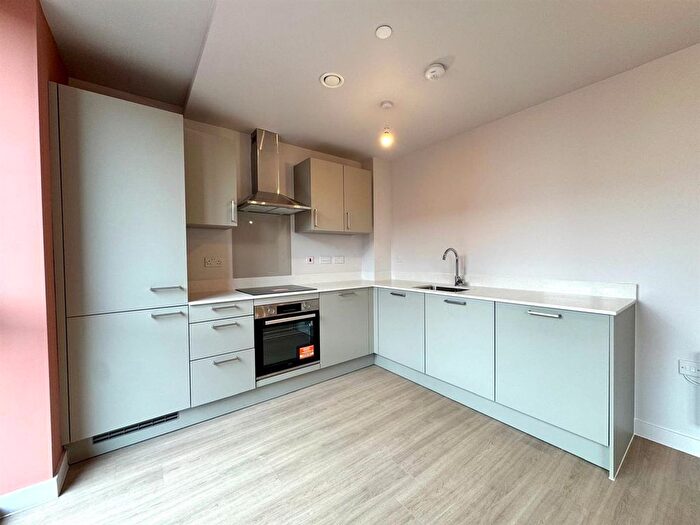 2 Bedroom Flat To Rent In Botanical Avenue, Manchester, M16