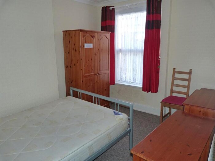 3 Bedroom House To Rent In Treochy Street, Cathays, CF24