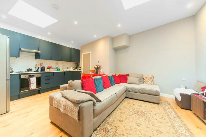1 Bedroom Apartment To Rent In Lordship Lane, Wood Green, N22