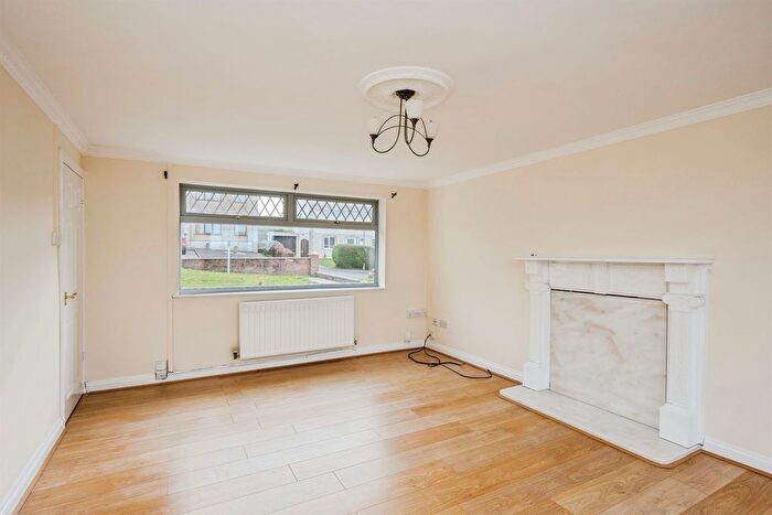 3 Bedroom Link Detached House For Sale In Greenwood Drive, Cimla, Neath, SA11