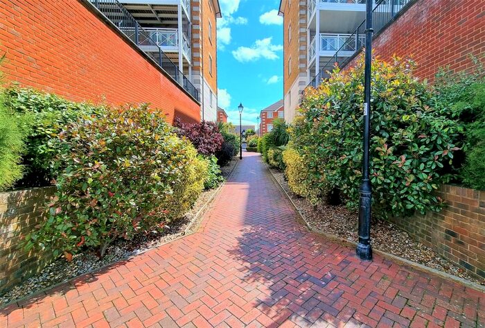 2 Bedroom Flat For Sale In Golden Gate Way, Eastbourne, BN23