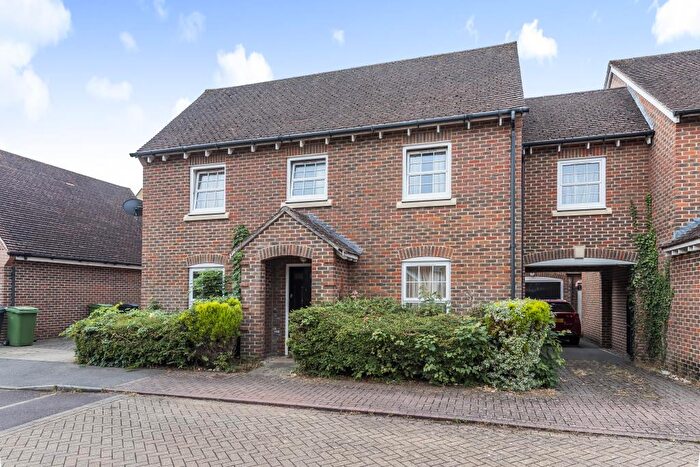 4 Bedroom Link Detached House For Sale In Sherfield-On-Loddon, Hook, RG27