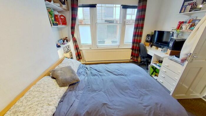 5 Bedroom Terraced House To Rent In Haydon Place, Guildford, Surrey, GU1