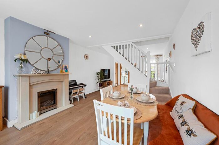 2 Bedroom Semi-Detached House For Sale In Mill Street, Kingston Upon Thames, Surrey, KT1