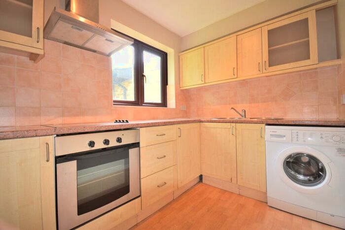 Flat To Rent In York Rise Orpington, BR6