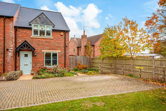 2 Bedroom Semi Detached House For Sale In Little Kineton, CV35