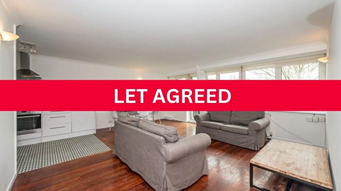 2 Bedroom Flat To Rent In Goulden House, Bullen Street, Battersea, London, SW11