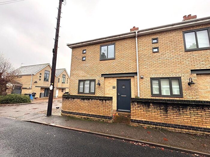 3 Bedroom Barn Conversion To Rent In Etna Road, Bury St. Edmunds, IP33