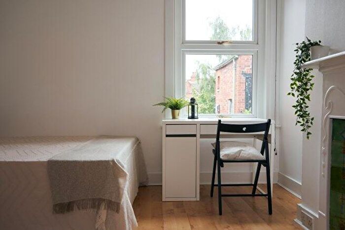 1 Bedroom Flat To Rent In Mora Road, NW2