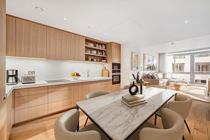 2 Bedroom Flat To Rent In Prospect Way, Battersea, London, SW11