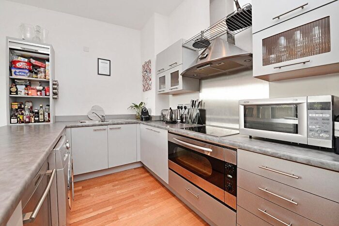 2 Bedroom Flat To Rent In Butlers Amp; Colonial Wharf, London, SE1