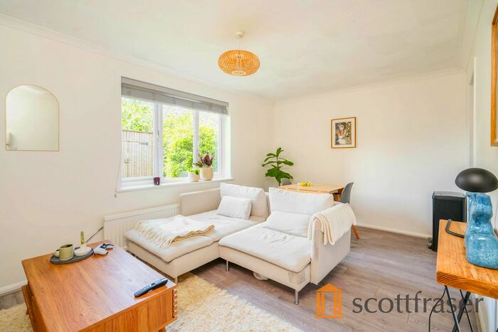 2 Bedroom Flat To Rent In Hernes Road, Oxford, OX2