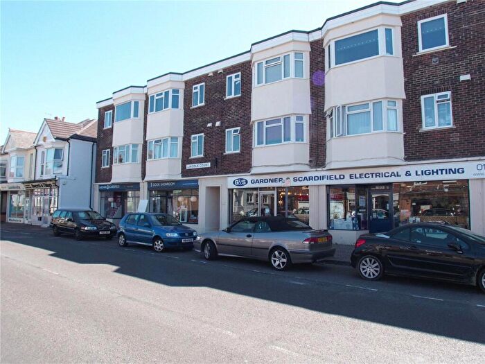 2 Bedroom Flat To Rent In South Street, Lancing, West Sussex, BN15