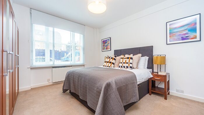 1 Bedroom Flat To Rent In Hill Street, Mayfair, W1J