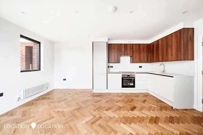 1 Bedroom Flat For Sale In Roman Way, London, N7