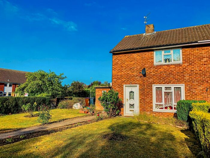 2 Bedroom End Of Terrace House To Rent In Sudbrooke Drive, Lincoln, LN2