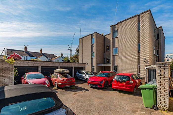 2 Bedroom Flat For Sale In Cowper Place, Roath, Cardiff, CF24