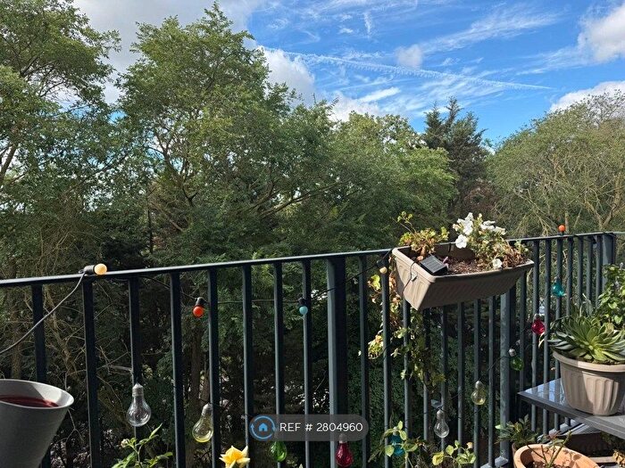 1 Bedroom Flat To Rent In Academy Way, Loughton, IG10