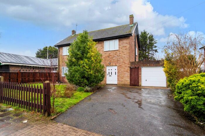 4 Bedroom Detached House To Rent In Giggs Hill Orpington, BR5