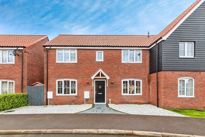 3 Bedroom Semi-Detached House For Sale In Willow Court, Cowbit, Spalding, PE12