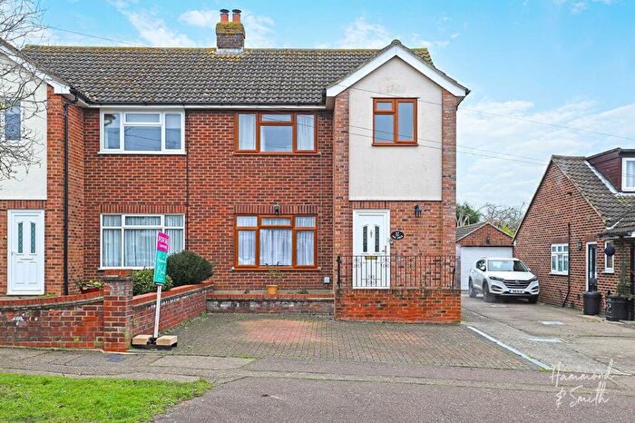 3 Bedroom Semi-Detached House For Sale In Oak Piece, North Weald, CM16