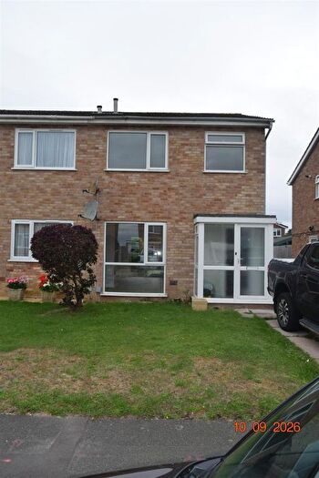 3 Bedroom Semi Detached House To Rent In Coleridge Gardens, Burnham-On-Sea, TA8