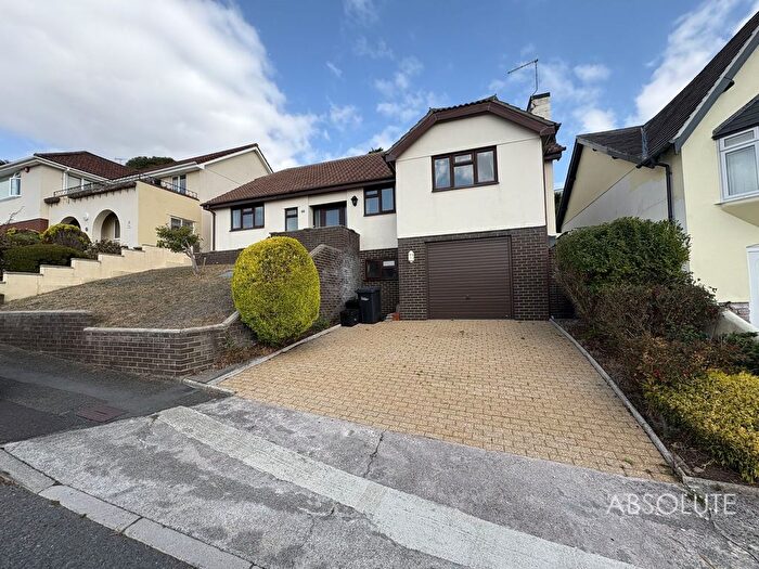 4 Bedroom Detached Bungalow To Rent In Dolphin Crescent, Paignton, TQ3