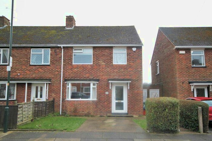 3 Bedroom End Of Terrace House To Rent In Seaton Grove, Grimsby, DN32