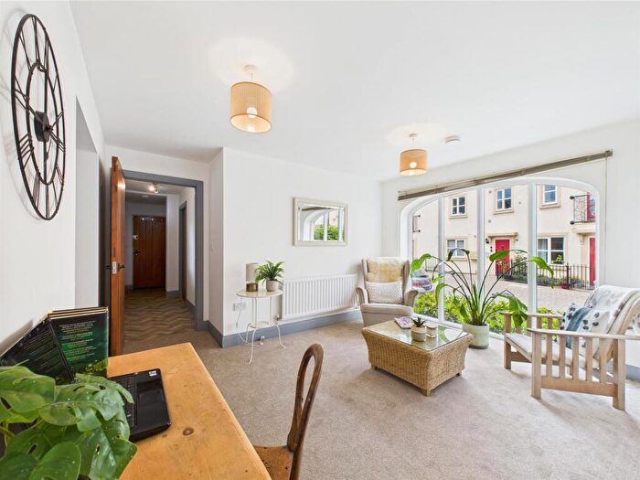 1 Bedroom Apartment For Sale In Chapel Mews, Central Chippenham, SN15