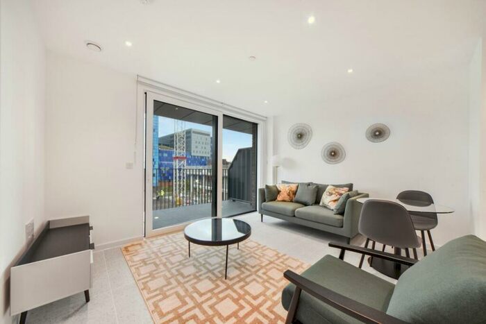 1 Bedroom Apartment To Rent In Cendal Crescent London, E1