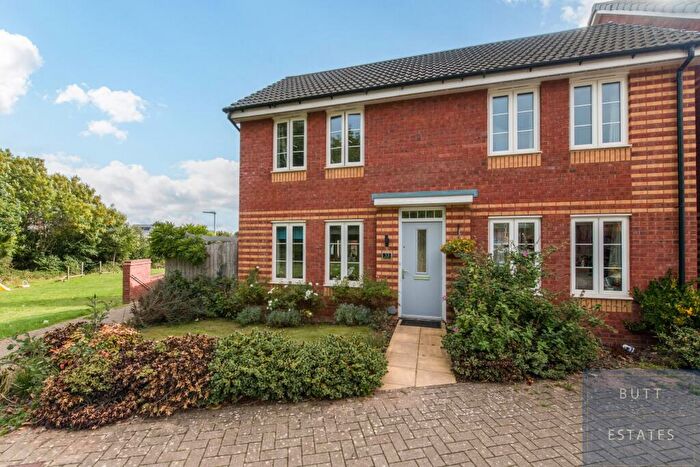 3 Bedroom Detached House For Sale In Sand Grove, Exeter, EX2