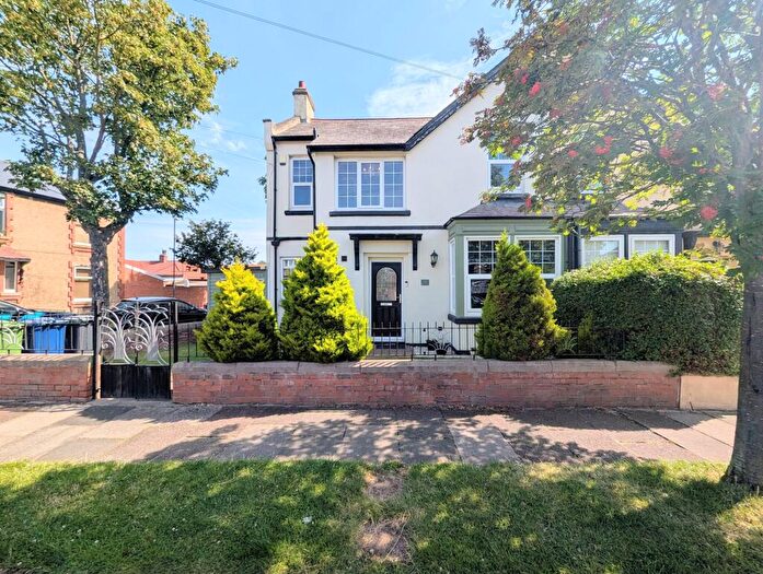 3 Bedroom Terraced House For Sale In West Avenue, South Shields, NE34