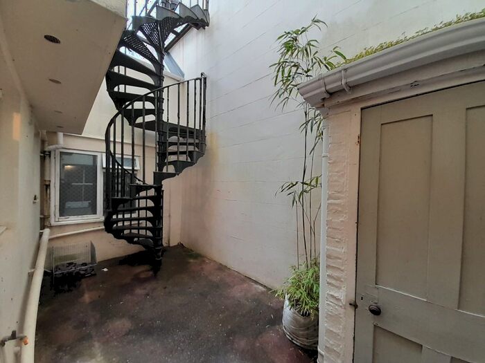 1 Bedroom Flat To Rent In Bloomsbury Place, Brighton, BN2
