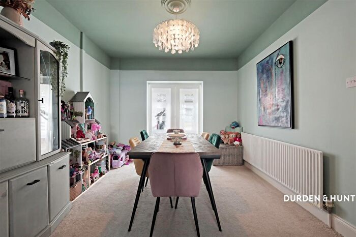 3 Bedroom Terraced House For Sale In Globe Road, Hornchurch, RM11