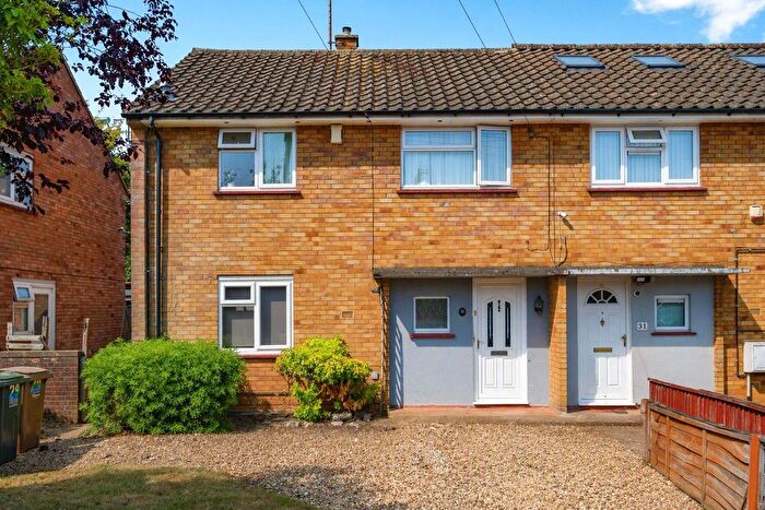 3 Bedroom Semi Detached House For Sale In Pirton Road, Luton, Bedfordshire, LU4