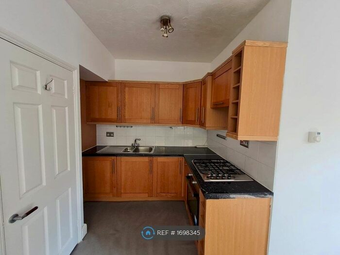 2 Bedroom Flat To Rent In Nicoll Road, London, NW10