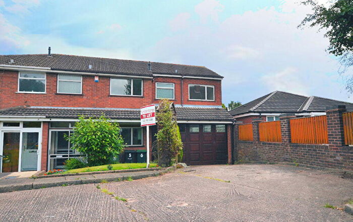 4 Bedroom Detached House To Rent In Cedar Close, Oldbury, West Midlands, B68