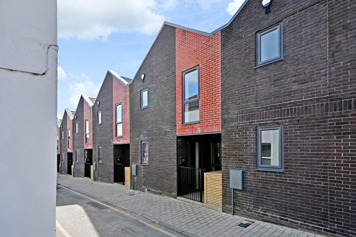 3 Bedroom Terraced House To Rent In Gills Yard, Wakefield, WF1