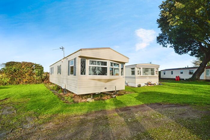 2 Bedroom Park Home For Sale In Mile Lane, Trusthorpe, Mablethorpe, LN12