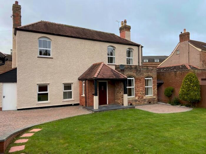 2 Bedroom Detached House To Rent In Upper High Street, Taunton, TA1