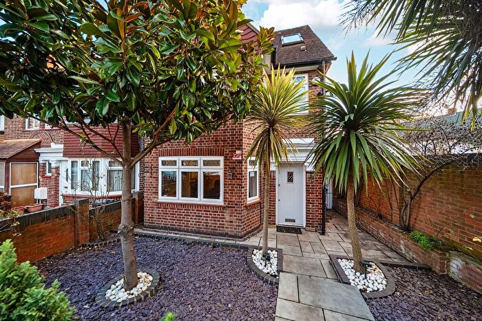 4 Bedroom End Of Terrace House For Sale In Marlborough Road, Isleworth, TW7