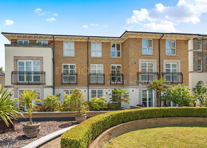 3 Bedroom Apartment For Sale In St. Vincent's Lane, London, NW7