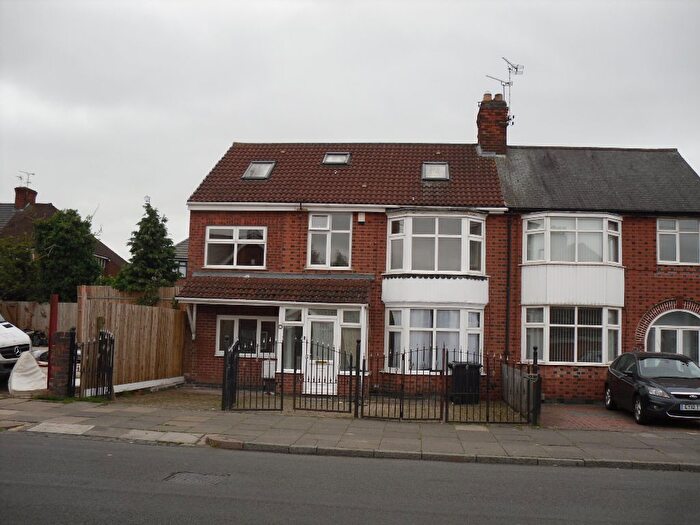 7 Bedroom Semi-Detached House For Sale In Ethel Road, Leicester, LE5