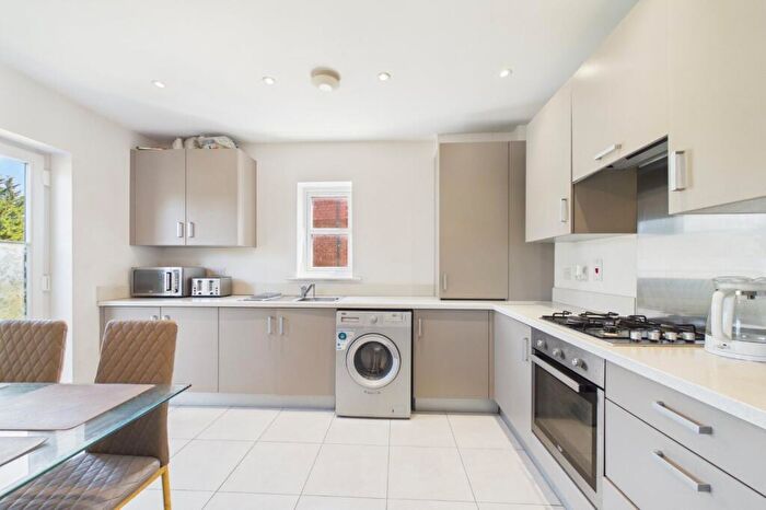 2 Bedroom Flat For Sale In Ferard Corner, Warfield, Bracknell, RG42