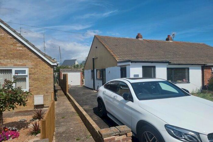 2 Bedroom Bungalow To Rent In Dunstall Gardens, Romney Marsh, TN29