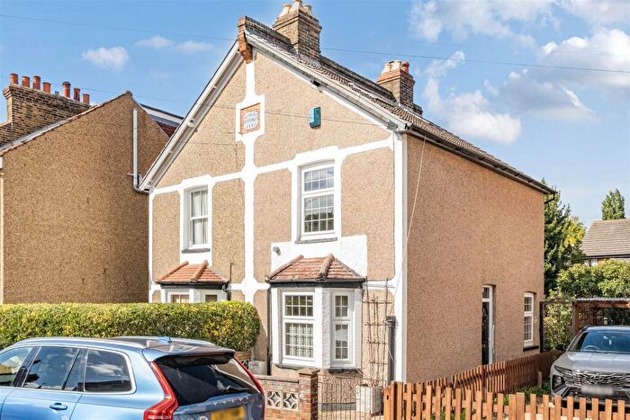 2 Bedroom Cottage For Sale In Wood Street, Mitcham, CR4