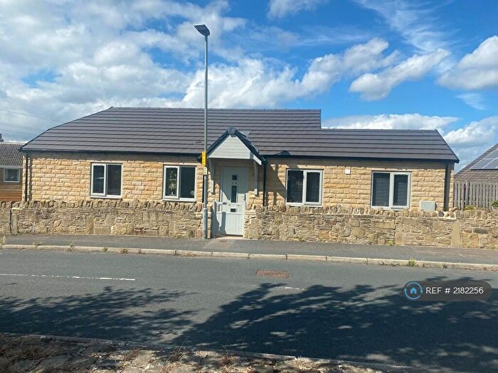 2 Bedroom Bungalow To Rent In Summer Field Grove, Huddersfield, HD8