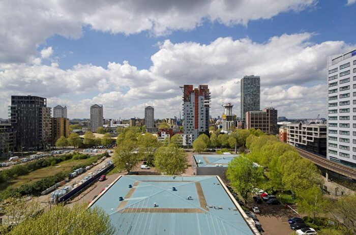 Studio To Rent In Pan Peninsula Square, Canary Wharf, London, E14